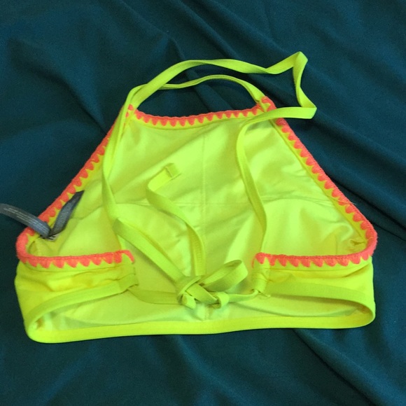Neon yellow matching bikini - Picture 3 of 5